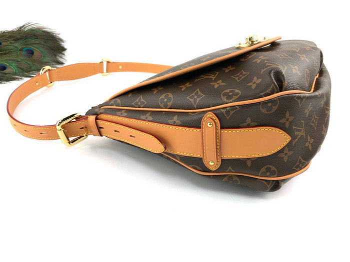 Louis Vuitton Tulum GM Shoulder Bag M40075