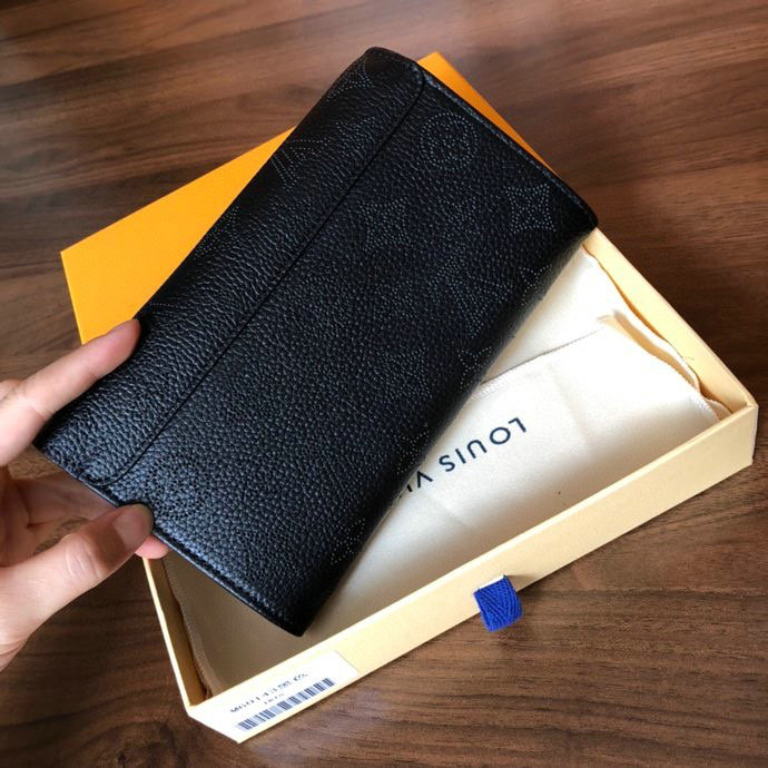 Louis Vuitton Mahina Leather Iris Wallet Black M60143