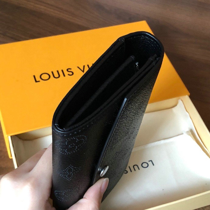 Louis Vuitton Mahina Leather Iris Wallet Black M60143