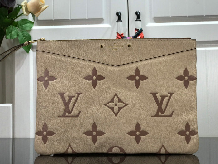 Louis Vuitton Daily Pouch M80174