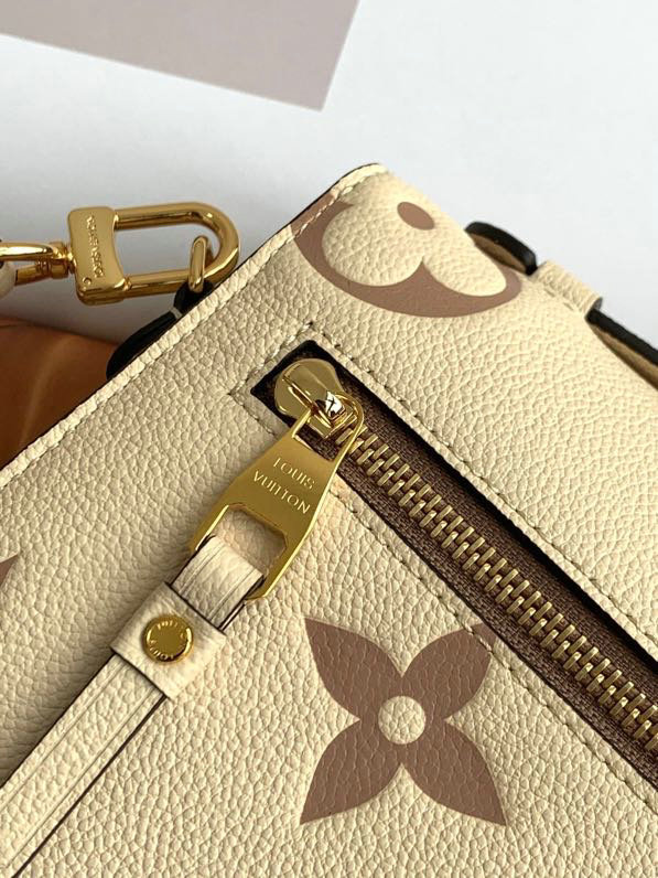 Louis Vuitton Pochette Metis M45596