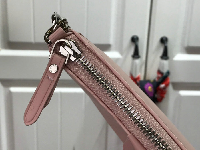 Louis Vuitton Easy Pouch On Strap Pink M80471