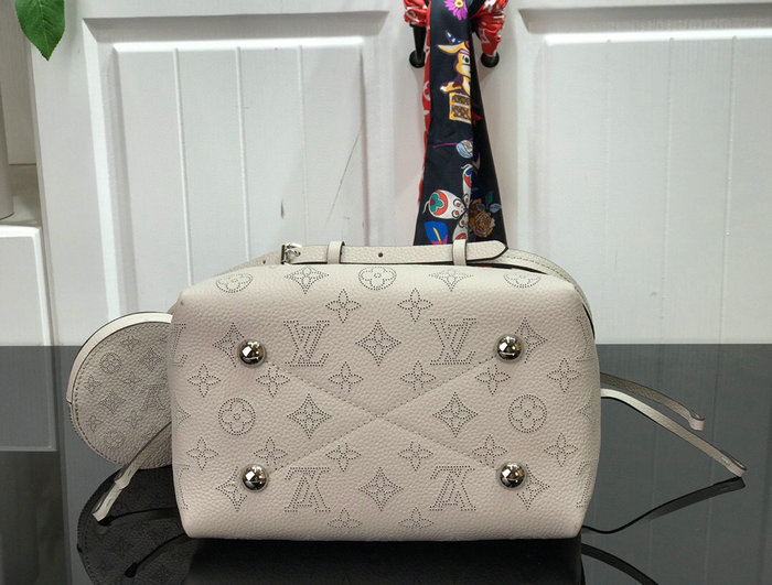 Louis Vuitton Mahina Bella Light Grey M57068