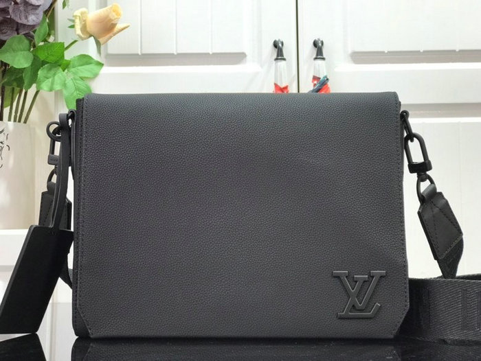 Louis Vuitton Messenger M57080