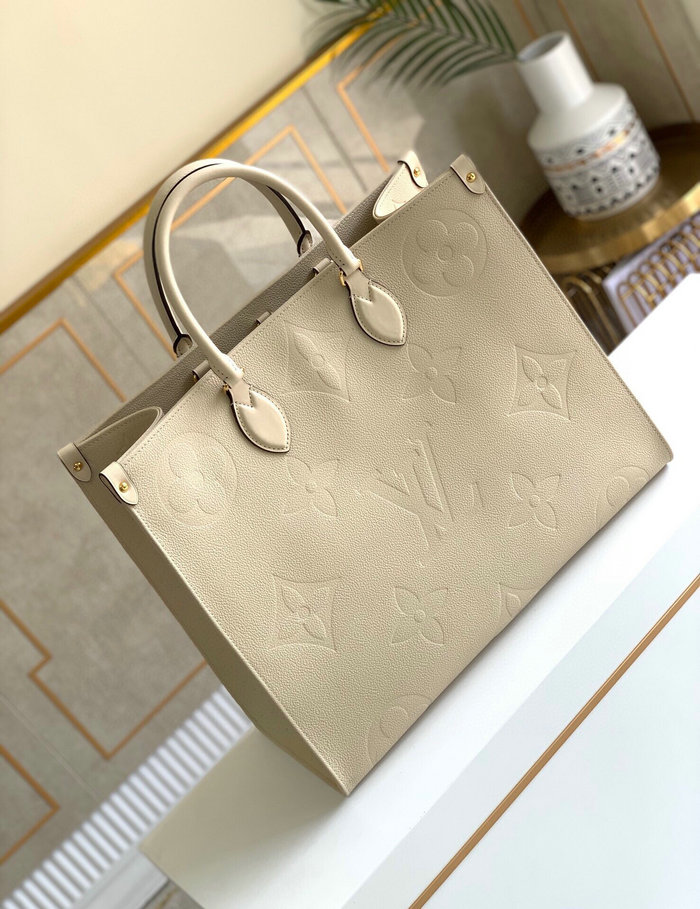 Louis Vuitton Onthego GM Cream M44925