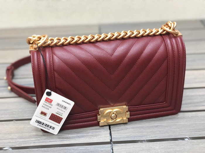 Medium Chanel Chevron Grain Calfskin Boy Bag Burgundy A67086