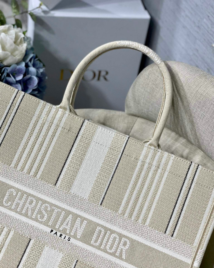 Dior Embroidered Canvas Book Tote M1286611