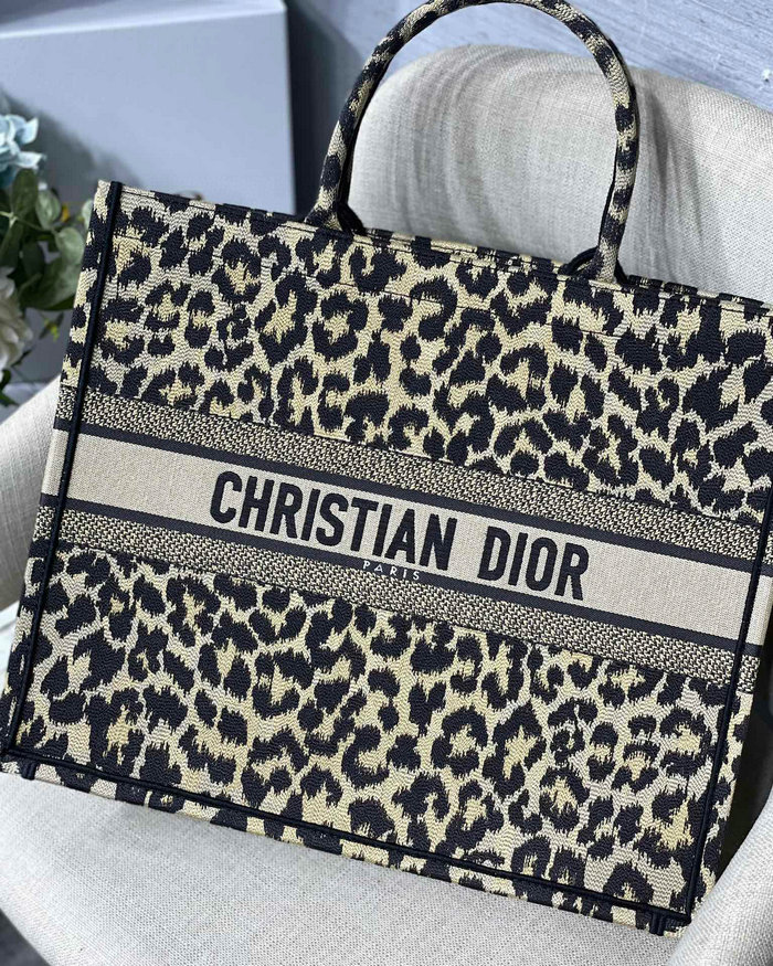 Dior Embroidered Canvas Book Tote M1286615