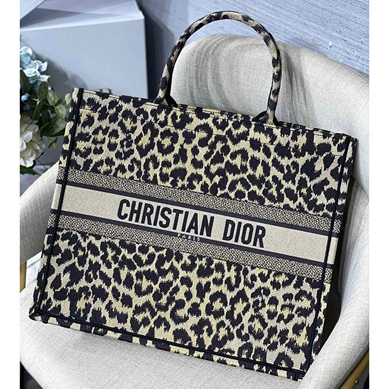 Dior Embroidered Canvas Book Tote M1286615