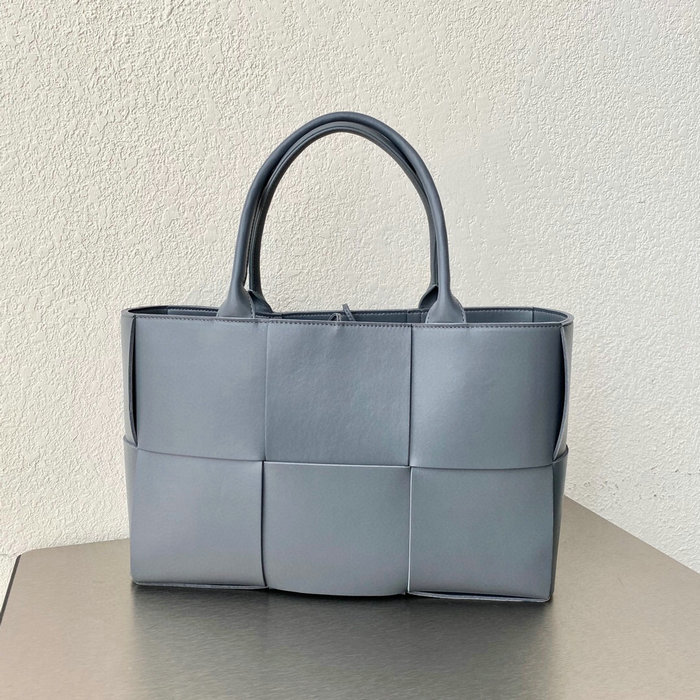 Bottega Veneta Arco Maxi Intrecciato Tote Bag B6091756