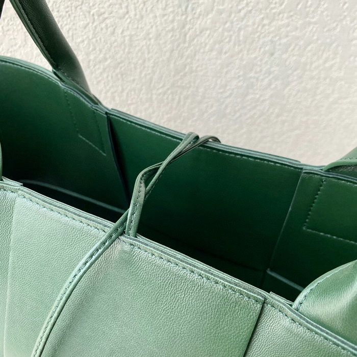 Bottega Veneta Arco Maxi Intrecciato Tote Bag B6091757