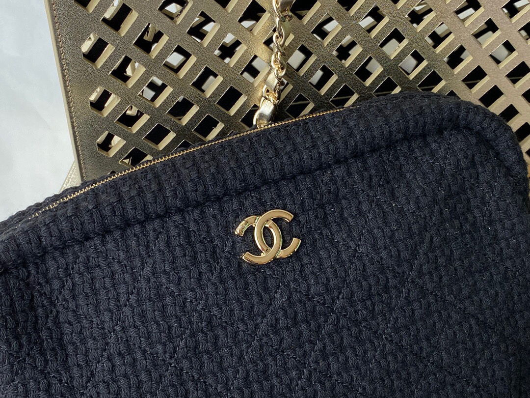 Chanel Large shoulder Bag Gold AS2377