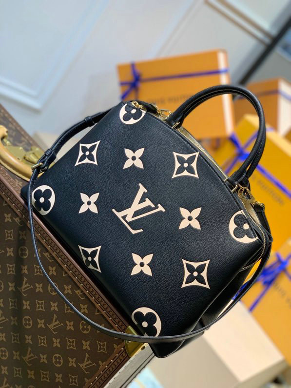 Louis Vuitton Grand Palais M45842