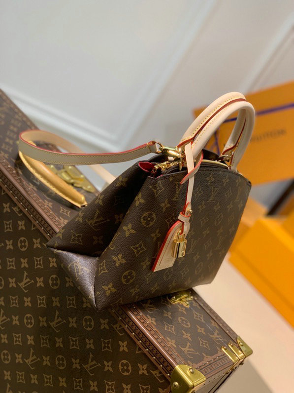 Louis Vuitton Monogram Canvas M45900