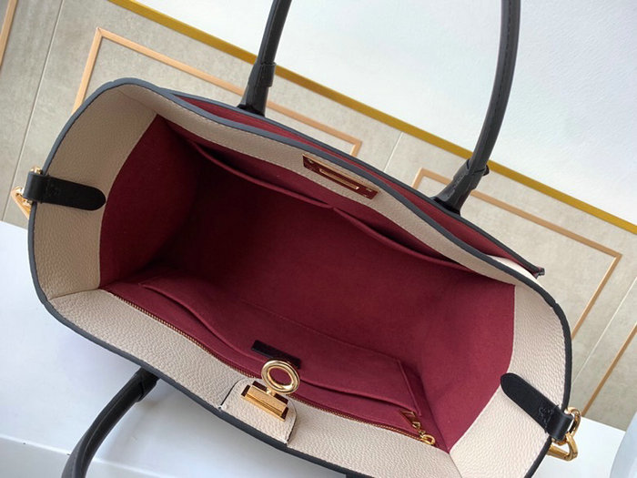 Louis Vuitton On My Side Burgundy M53823