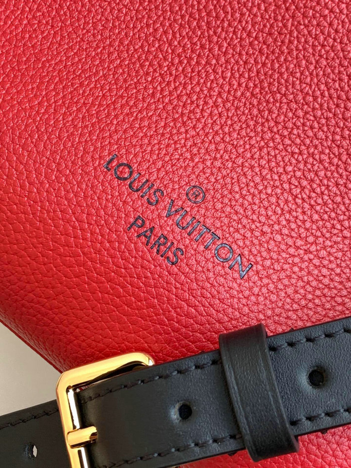 Louis Vuitton On My Side Red M53823