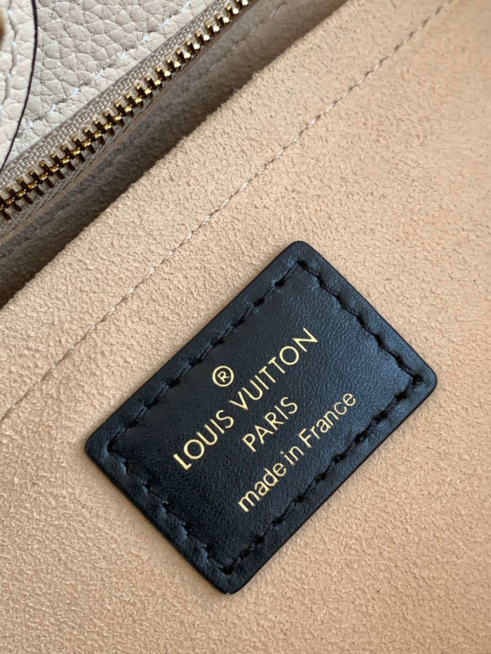 Louis Vuitton On My Side Red M53823