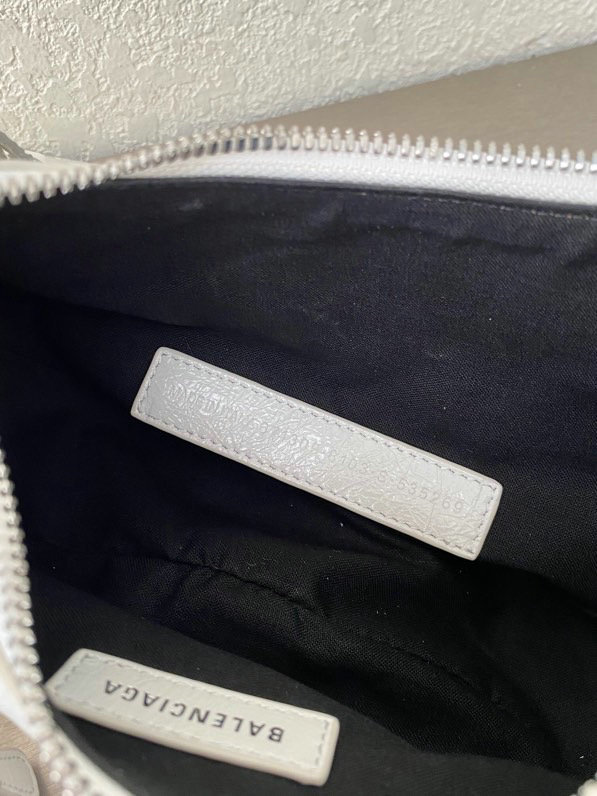 Balenciaga Le Cagole XS Shoulder Bag White B67130