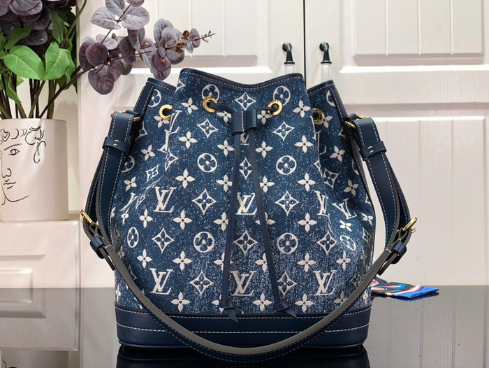 Louis Vuitton Petite Noe Bag M59606