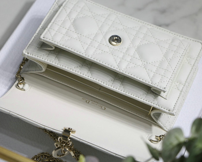 Dior lambskin Chain Wallet White DM7001