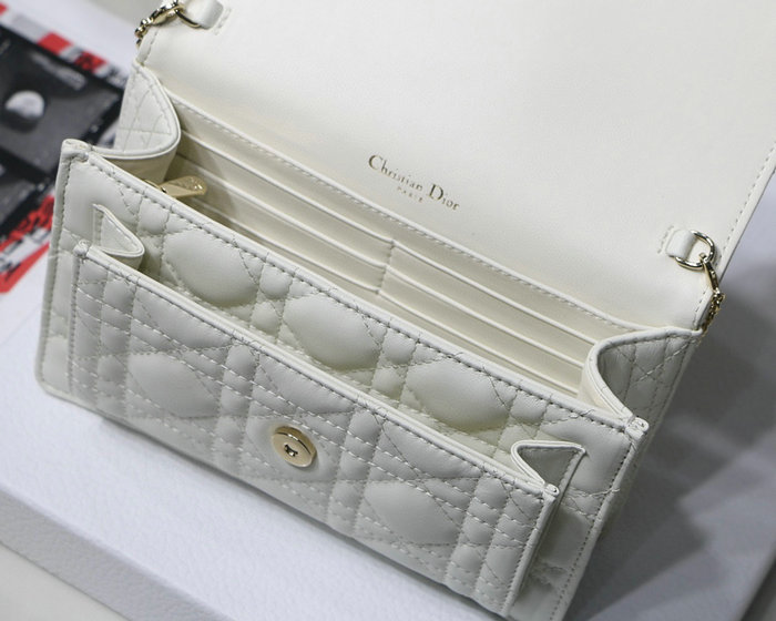 Dior lambskin Chain Wallet White DM7001