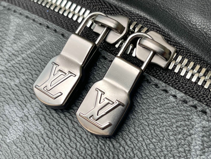 Louis Vuitton DISCOVERY BUMBAG PM M46035