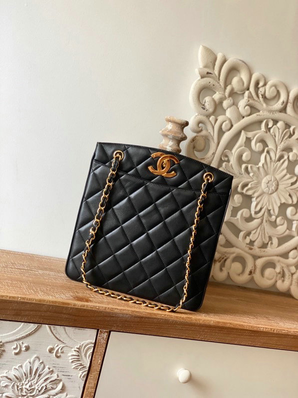 Chanel Lambskin Shoulder Bag Black A99