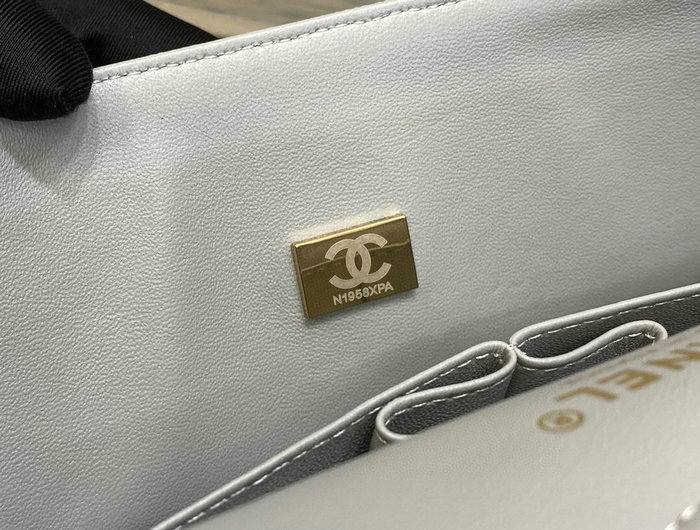 Classic Chanel Grained Calfskin Medium Flap Bag Grey CF1112