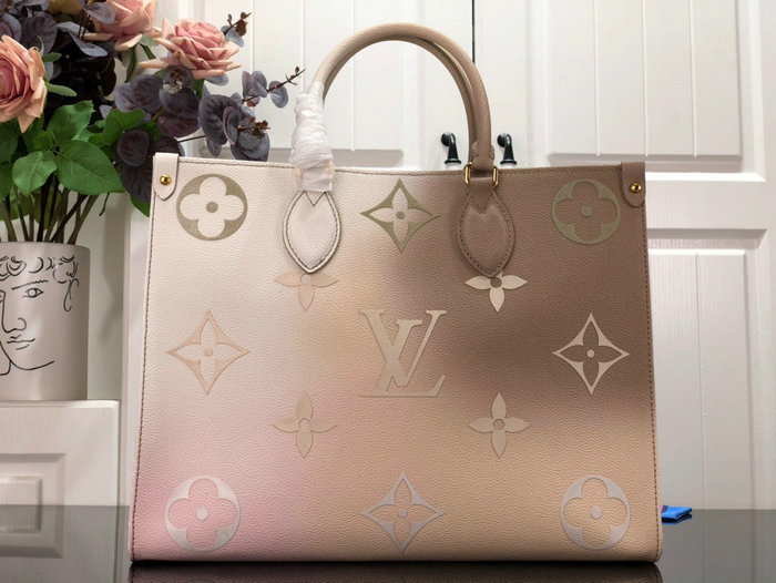 Louis Vuitton ONTHEGO MM Beige M20510