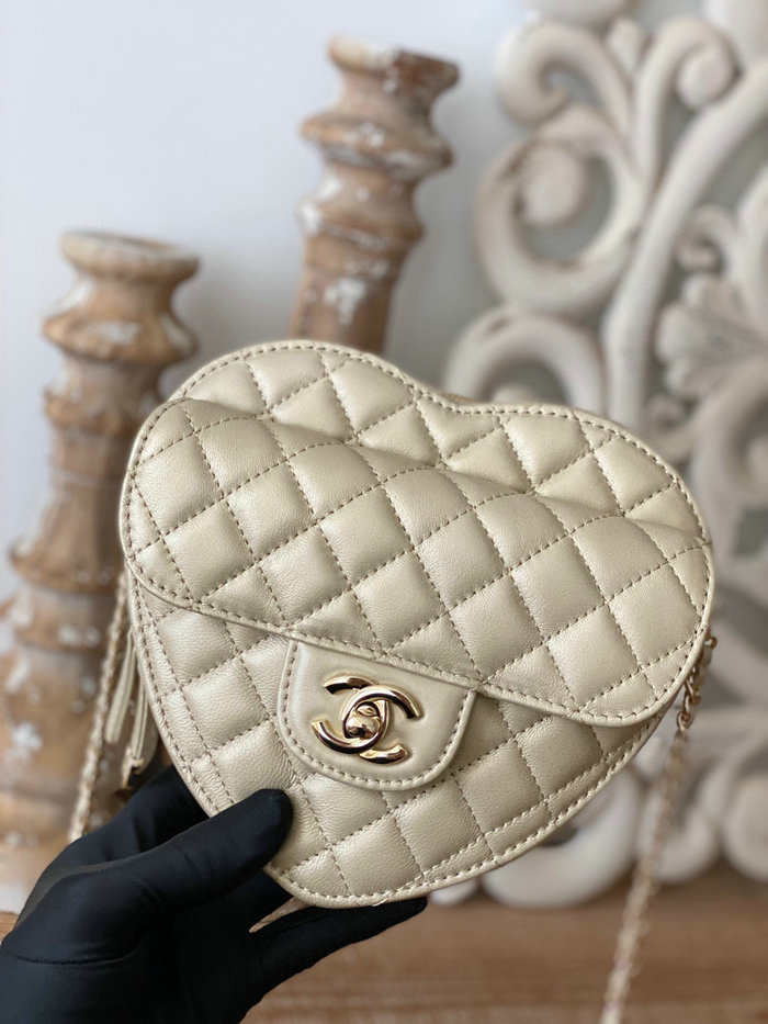 Chanel Lambskin Heart Bag Gold AS3191