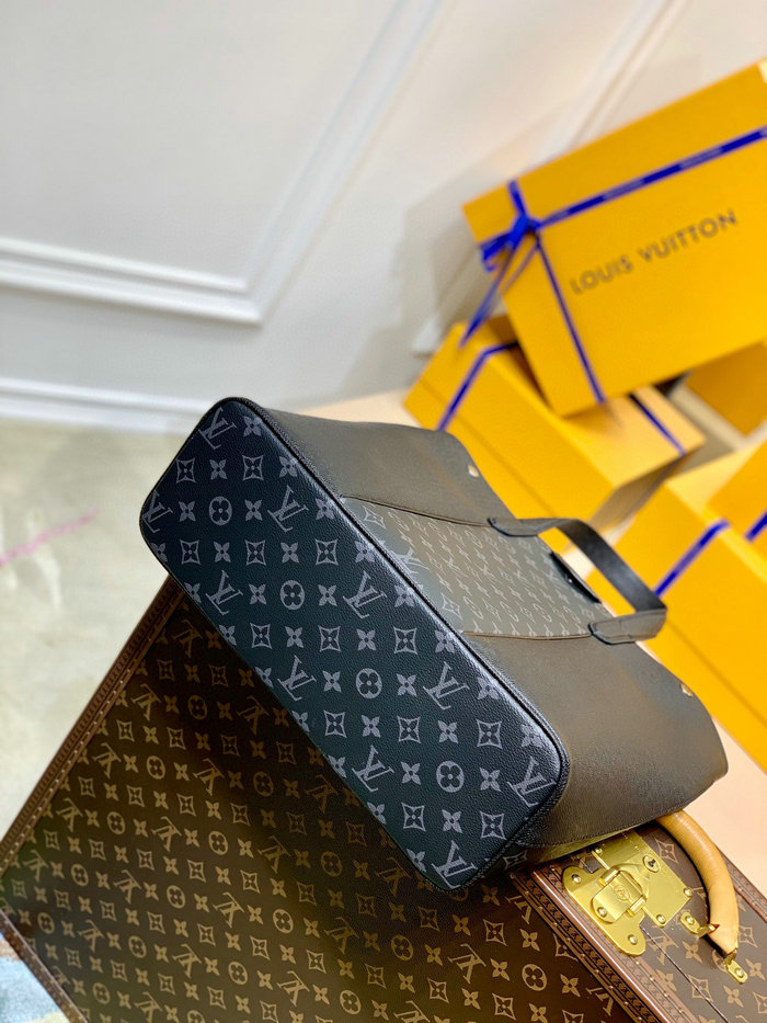 Louis Vuitton Outdoor Tote M30431