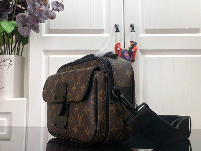 Louis Vuitton S LOCK MESSENGER Black M45806