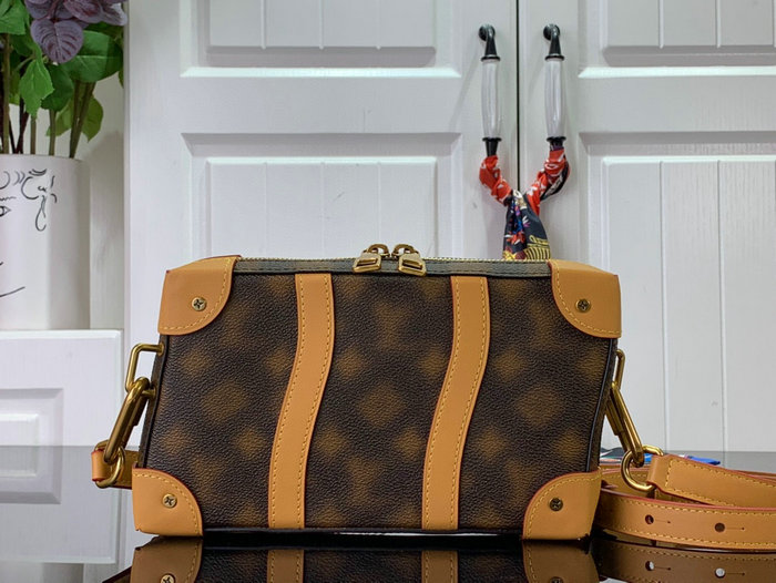 Louis Vuitton SOFT TRUNK M81580