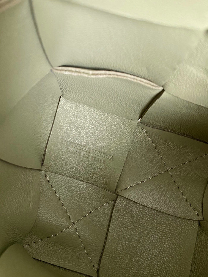 Bottega Veneta Cassette Mini Bucket Bag Green B62081