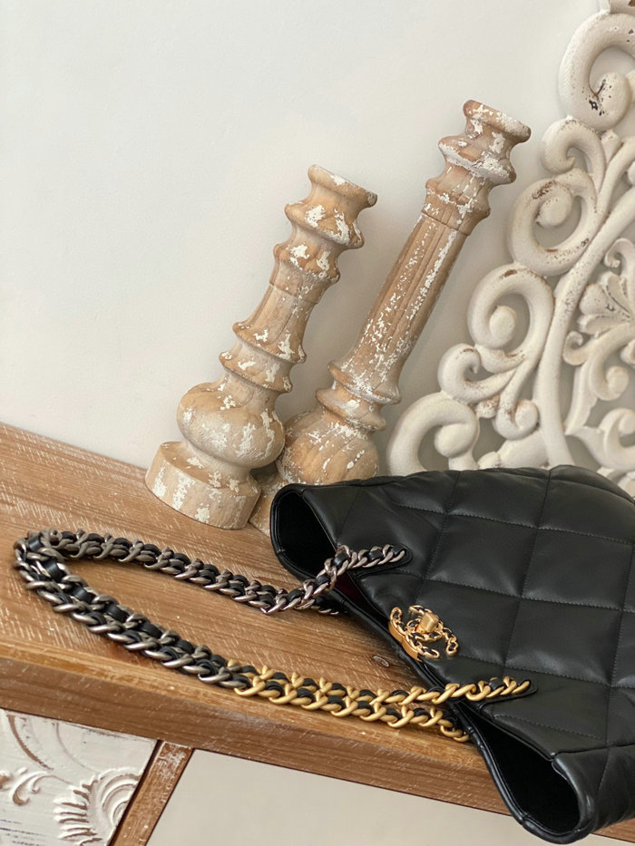 CHANEL 19 SHOPPING BAG Black AS3519