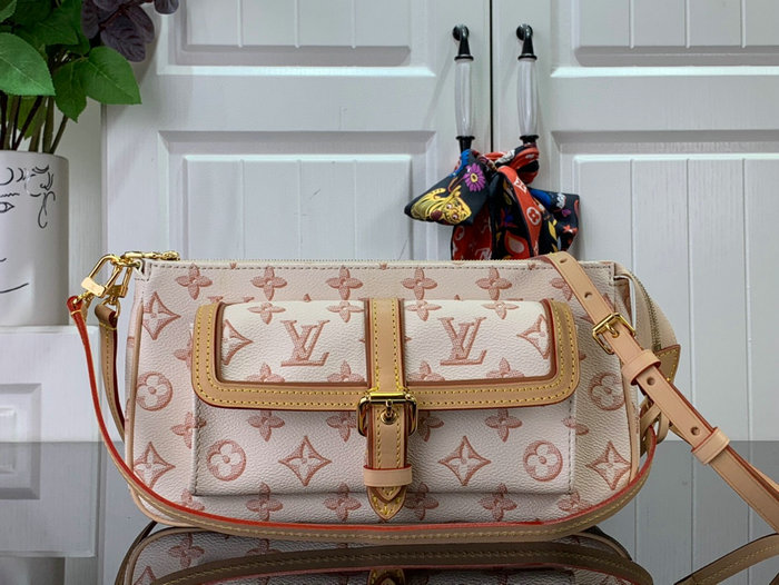 Louis Vuitton MAXI MULTI POCHETTE ACCESSOIRES Beige M20920