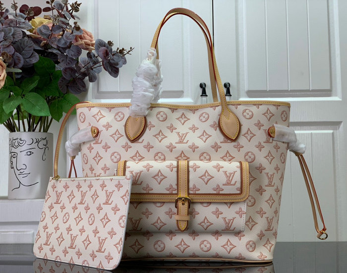 Louis Vuitton NEVERFULL MM Beige M20921