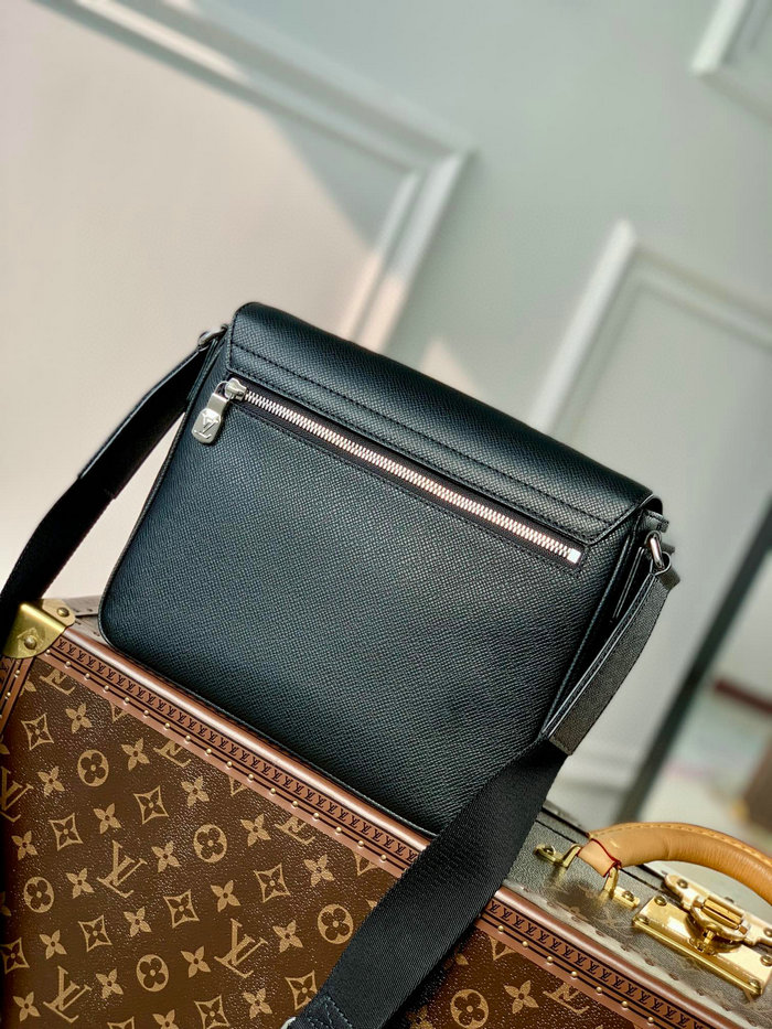 Louis Vuitton DISTRICT PM Black M30861