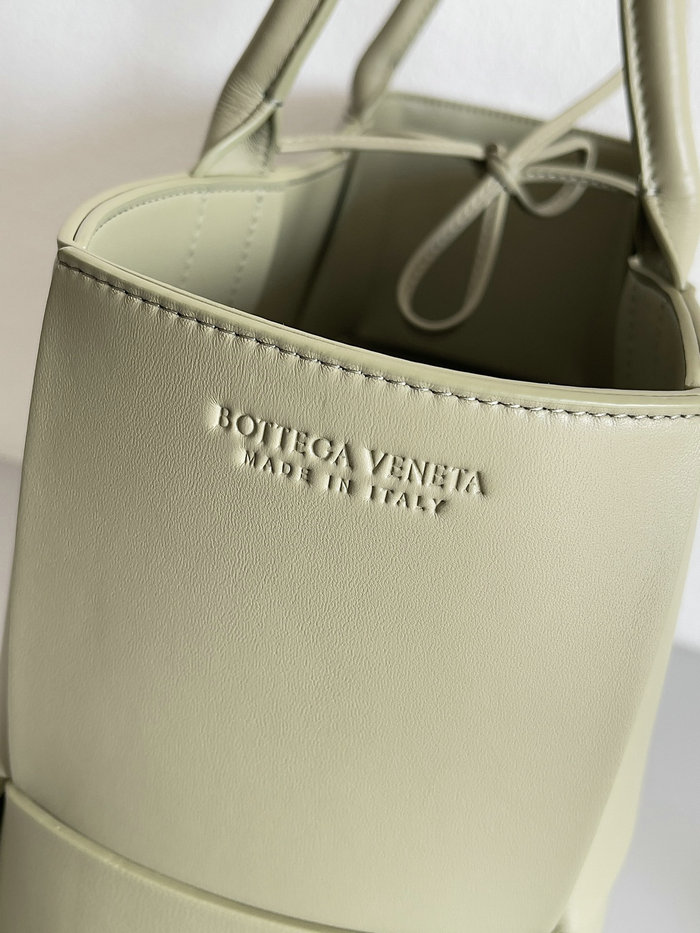 Bottega Veneta Medium Arco Tote Bag Green B03161