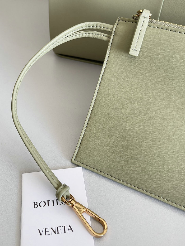 Bottega Veneta Medium Arco Tote Bag Green B03161