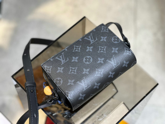 Louis Vuitton Messenger Bag M81783