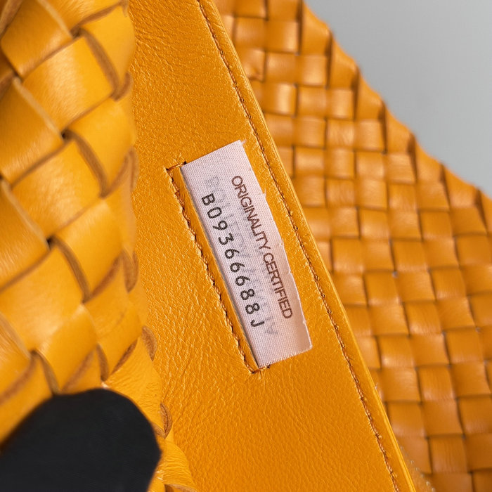 Bottega Veneta Medium Cabat Orange B608810