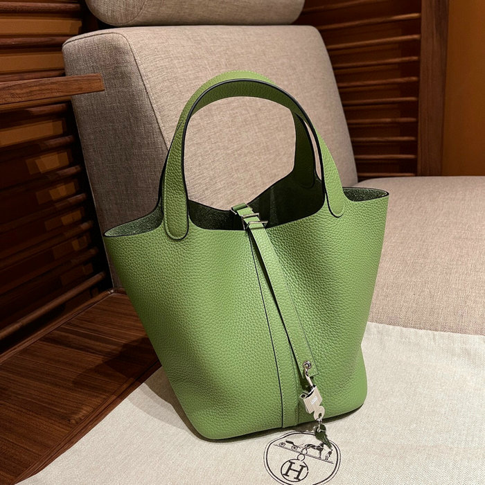 Hermes Picotin Lock 22 Tote Bag Vert Criquet H82301