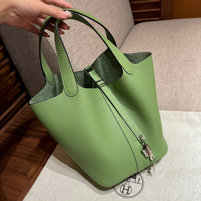 Hermes Picotin Lock 22 Tote Bag Vert Criquet H82301