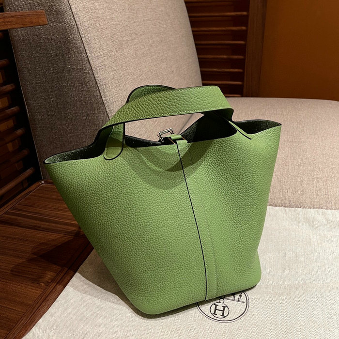 Hermes Picotin Lock 22 Tote Bag Vert Criquet H82301