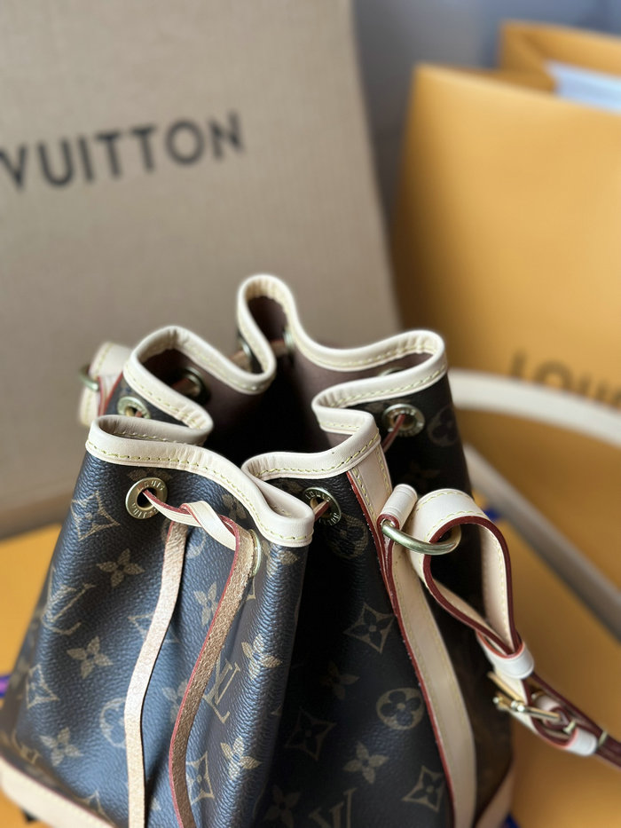 Louis Vuitton Monogram Canvas Noe BB M40817