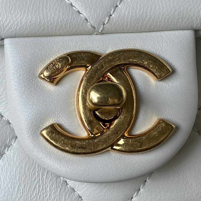 Chanel Lambskin Mini Shoulder Bag White AS3748