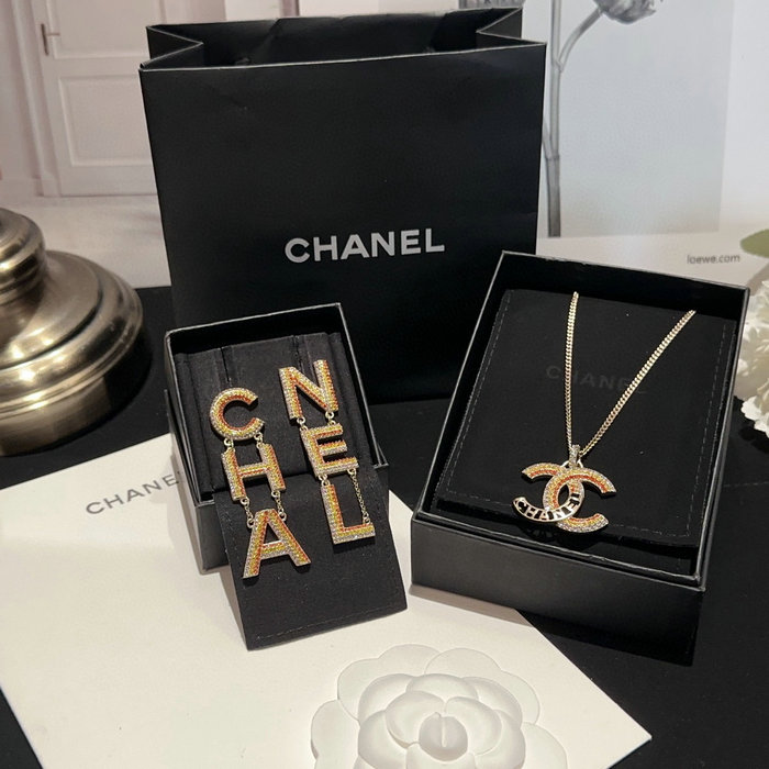 Chanel Earrings CE02