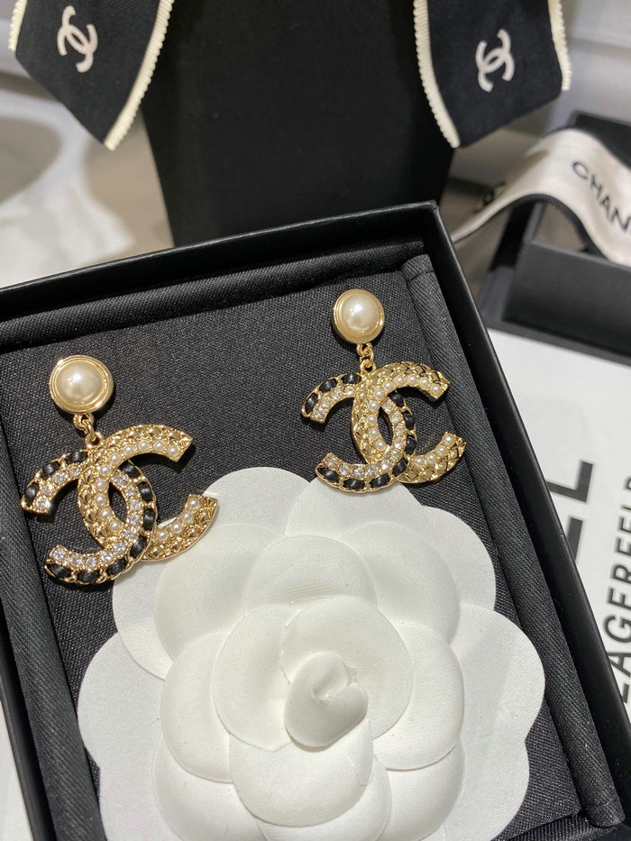 Chanel Earrings CE06