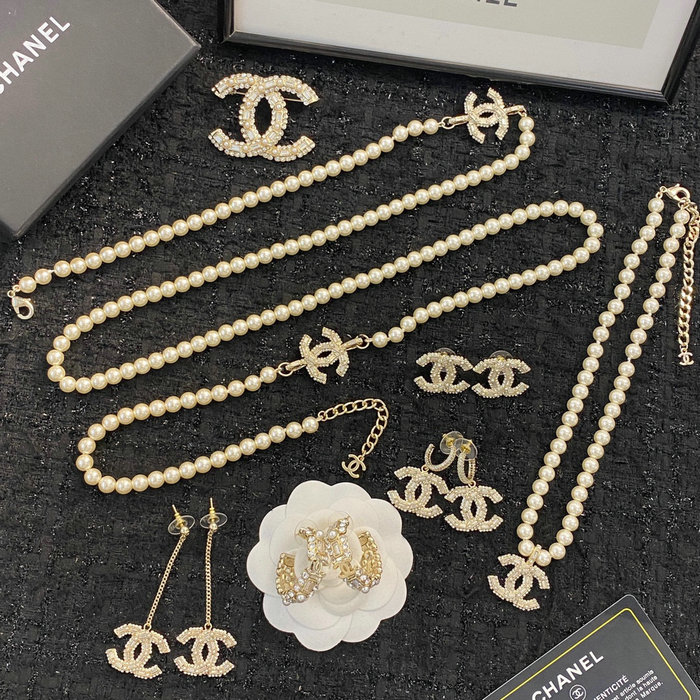 Chanel Earrings CE10